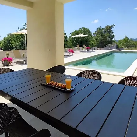 Quinta Villa *
