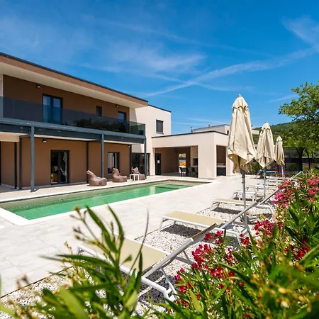 Quinta Ubasico